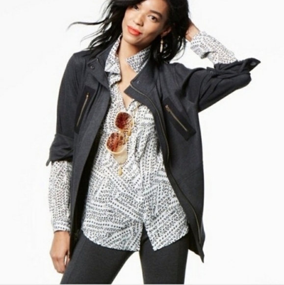 CAbi Tops - Cabi Split Back Geometric Print Long Sleeve Button Up Blouse SzS